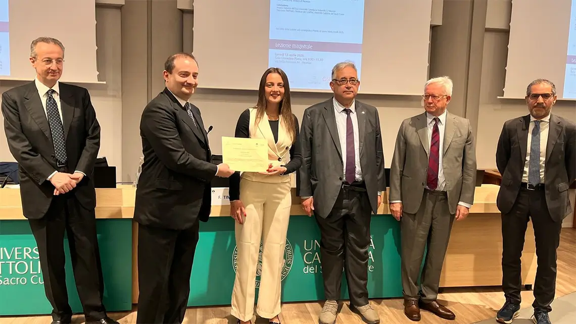 Angelo Federico Arcelli, Francesco Lodovico Arcelli, Valentina Maffoni, Francesco Timpano, Giulio Tremonti, alla consegna del premio di laurea Mario Arcelli